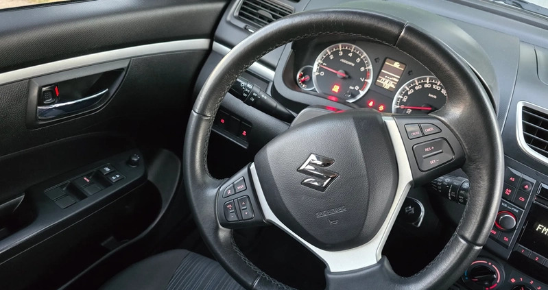 Suzuki Swift cena 28800 przebieg: 170000, rok produkcji 2016 z Mogielnica małe 596